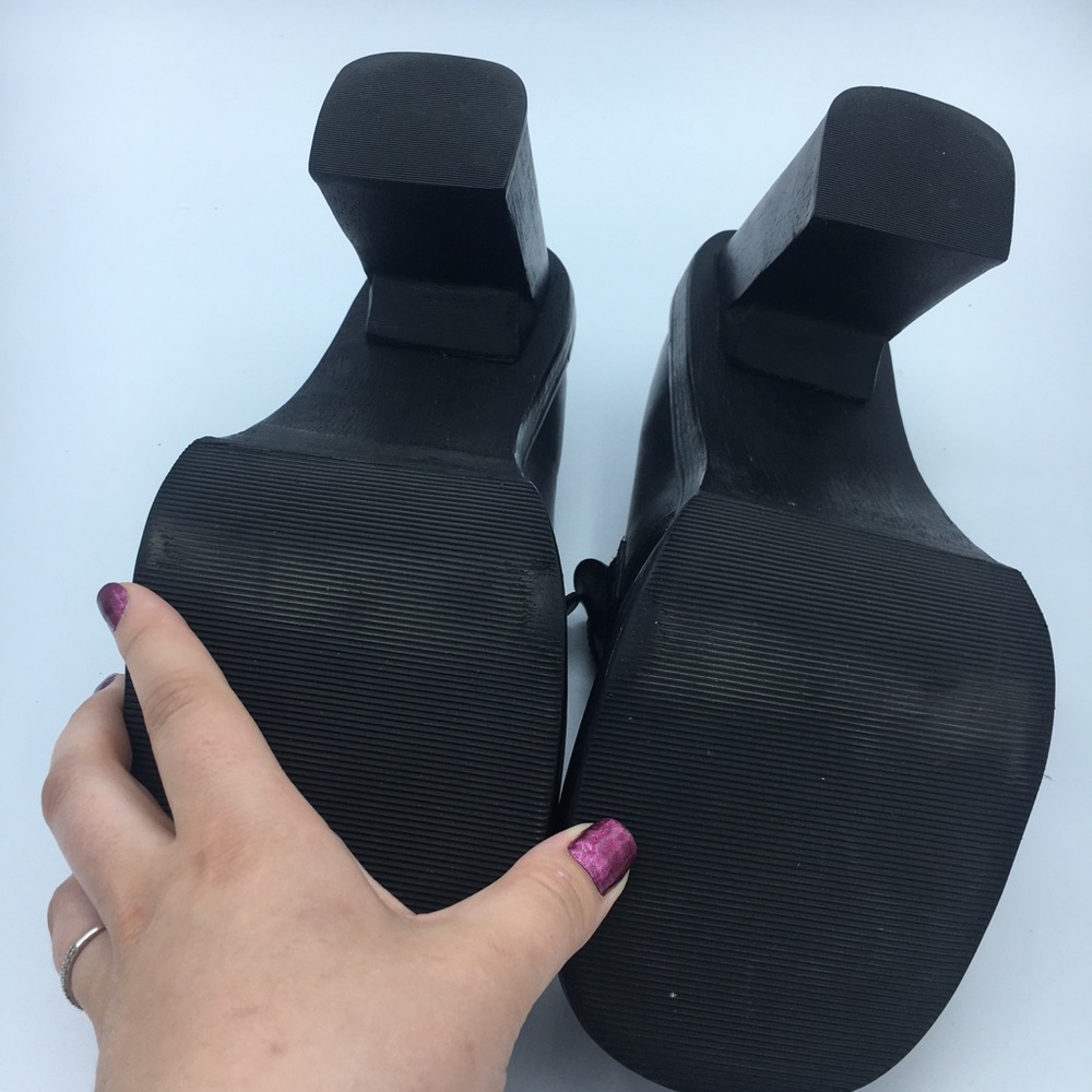 Heels - Picture 6 of 6